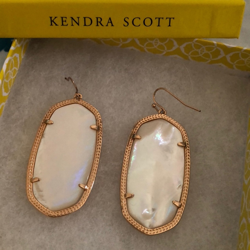 KENDRA SCOTT DANIELLE EARRINGS